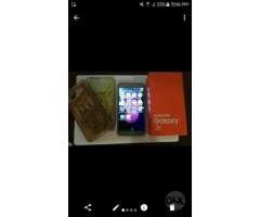 Hermoso Samsung Galaxy J7 Dorado Caja
