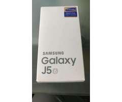 Samsung J5 Metal Blanco Totalmente Nuevo