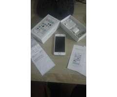 iPhone 5s, en buen estado, caja y sus accesorios completos.