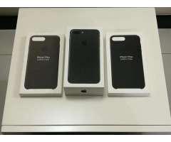 iPhone 7 Plus Negro Mate 256GB con 2 protectores Apple en cuero y 4 Siliconas Nillkin