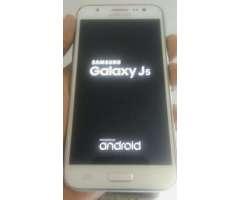 Samsung J5 D 16gb con Pequeña Fisura