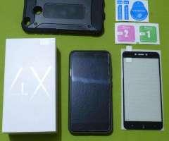 Xiaomi Redmi 4x con accesorios