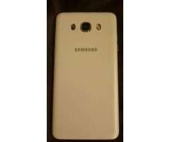 Celular Samsung con estuche antichoque y manos libres originales