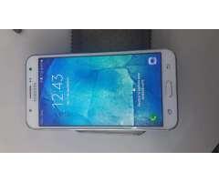 SAMSUNG GALAXY J7