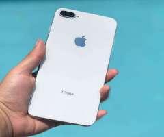 iPhone 8 Plus Silver 64Gb en excelente estado. LIBRE de deudas. Entrega inmediata Cali