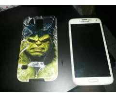 Se Vende celular Samsung Galaxy S5.