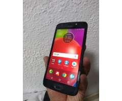 Vendo Moto E4 Perfecto Estado Libre