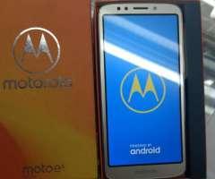 Vendo Moto E5 Play en Caja Full Huella