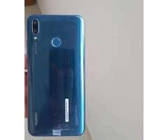 Huawei Y9 con cargador