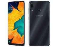 Celular Samsung A30 como nuevo. No Cambios