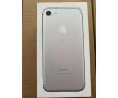 VENDO  iPHONE 7 128 gb COLOR PLATA