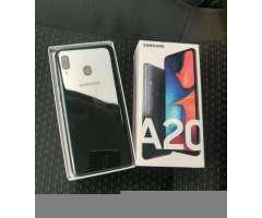 Samsung Galaxy A20 con Apenas 15 Diaz