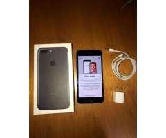 iPhone 7 Plus 32 Gb negro y dorado.